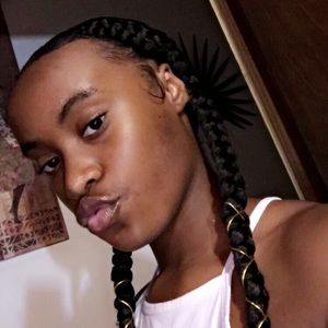 Meet your Posher, Makayla